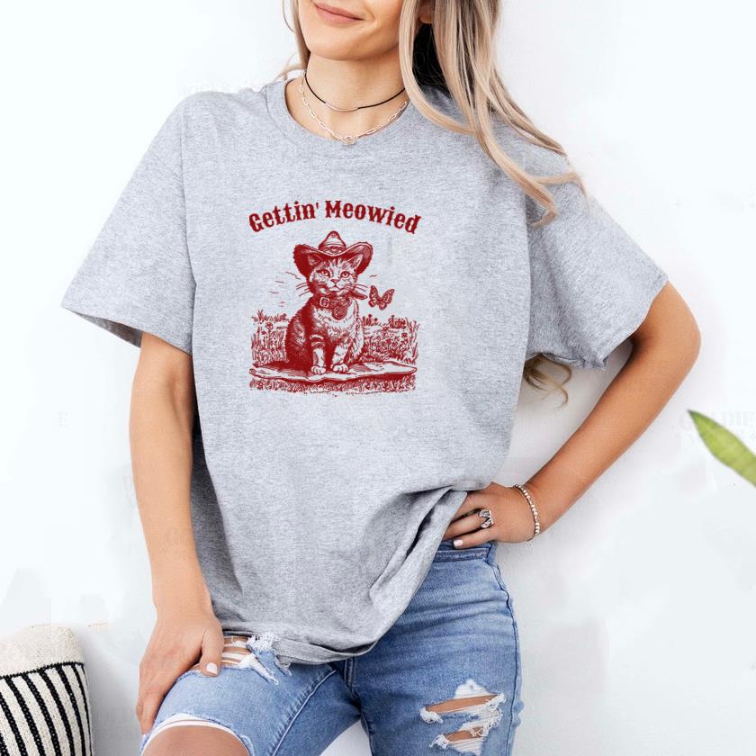 Cowgirl A Gettin Meowied Classic T-Shirt